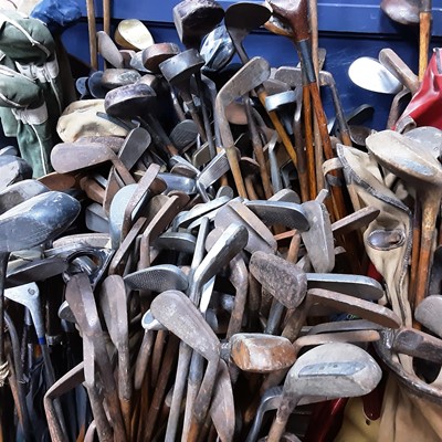 Lot 503 - LARGE GROUP OF VARIOUS GOLF CLUBS