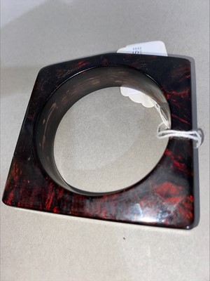 Lot 347 - RARE 'CHERRY STARDUST' AMBER BAKELITE POCKET WATCH STAND