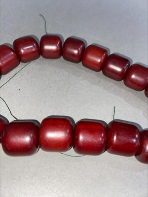 Lot 348 - SET OF CHERRY AMBER BAKELITE NECKLACE