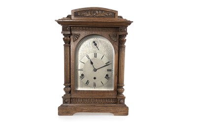 Lot 290 - OAK CASED MANTEL CLOCK