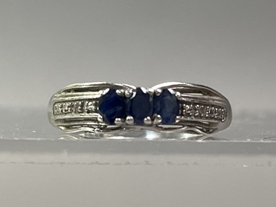 Lot 177 - FIVE SILVER RINGS