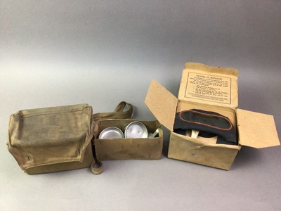 Lot 200 - COLLECTION OF ARMY RELATED ITEMS