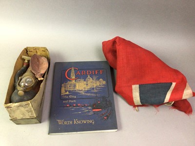 Lot 200 - COLLECTION OF ARMY RELATED ITEMS