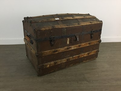Lot 320 - DOMED TOP TRAVEL TRUNK