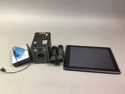 Lot 325 - GROUP OF VARIOUS CAMERAS
