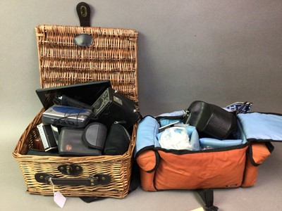 Lot 325 - GROUP OF VARIOUS CAMERAS