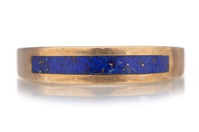 Lot 586 - LAPIS LAZULI RING