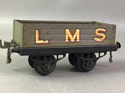 Lot 919 - GROUP OF HORNBY O GAUGE  GOODS WAGONS