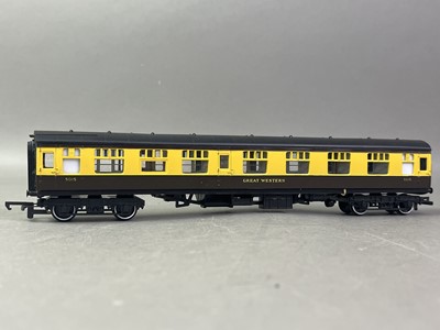 Lot 930 - FIVE HORNBY RAILWAY G.W.R