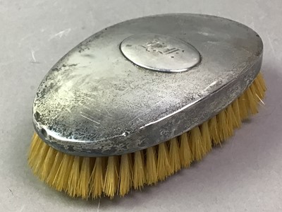Lot 372 - SILVER BACKED BRUSH