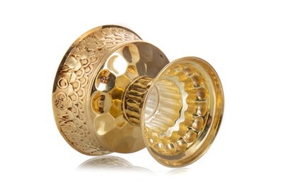 Lot 30 - EDWARDIAN SILVER GILT REPLICA OF THE TUDOR (HOLMS) CUP