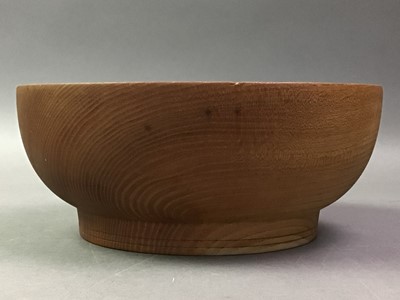 Lot 485 - COLLECTION OF WOODEN ITEMS