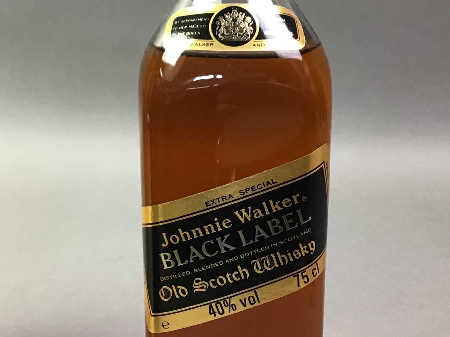 Lot 424 - 2 HALF BOTTLES AND 1 FULL SIZED BOTTLE OF SCOTCH WHISKY