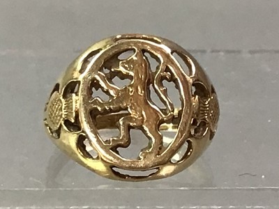 Lot 432 - GENT'S NINE CARAT GOLD RING