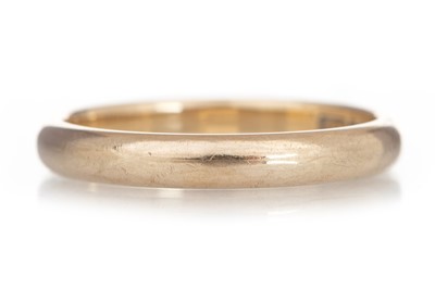 Lot 619 - WEDDING BAND