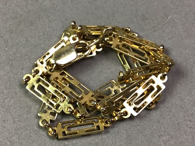 Lot 623 - COLLECTION OF COSTUME JEWELLERY