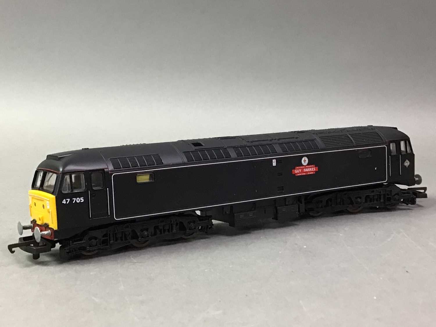 Lot 712 - COLLECTION OF MODEL RAILWAY