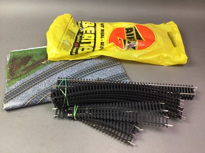 Lot 712 - COLLECTION OF MODEL RAILWAY