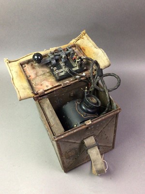 Lot 715 - VINTAGE MILITARY SIGNALLING LAMP