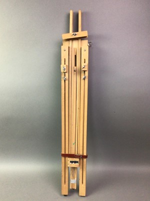 Lot 715 - VINTAGE MILITARY SIGNALLING LAMP