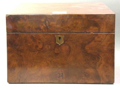 Lot 722 - STATIONARY BOX