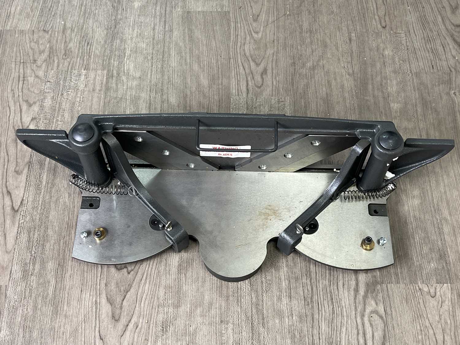 Lot 768 - MITRE TRIMMER