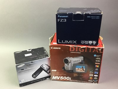 Lot 801 - LARGE COLLECTION OF CAMERAS