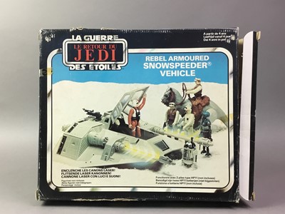 Lot 952 - STAR WARS, REBEL ARMOURED SNOWSPEEDER VEHICLE BY KENNER
