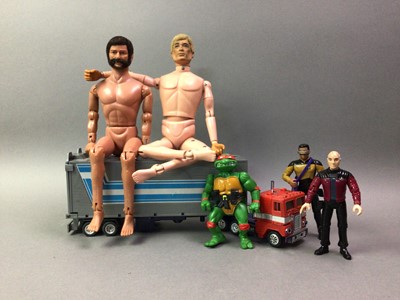 Lot 710A - COLLECTION OF VINTAGE ACTION FIGURES AND MODELS