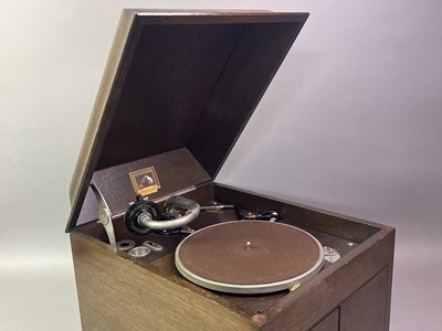 Lot 787 - VINTAGE GRAMOPHONE
