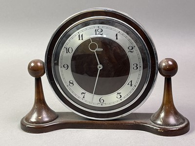 Lot 797 - MANTEL CLOCK