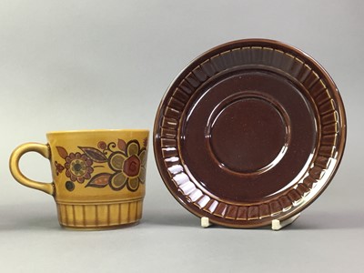 Lot 818 - PALISSY PART DINNER SERVICE