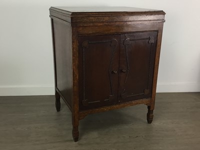 Lot 858 - SAVANA OAK CASED GRAMOPHONE