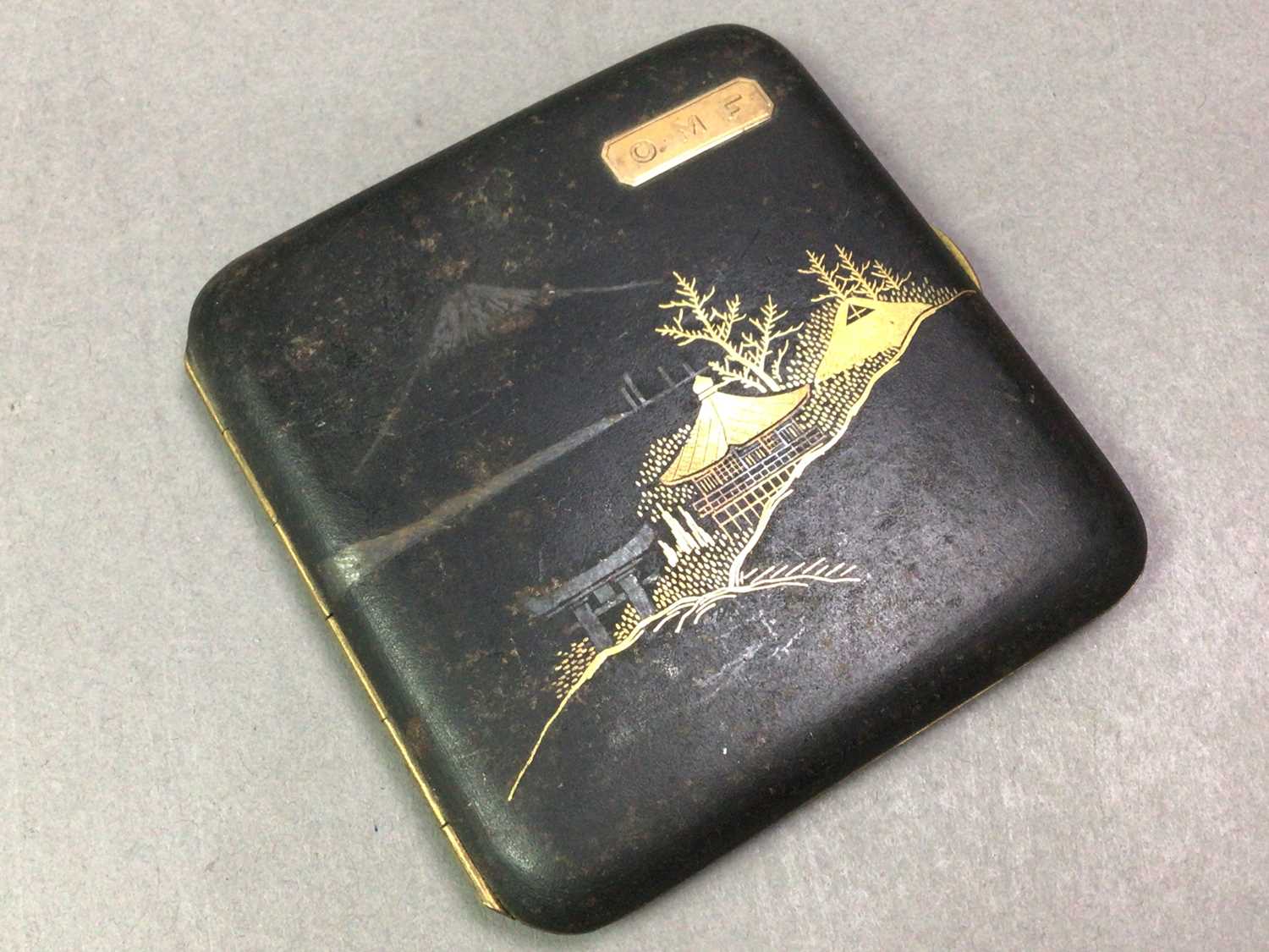 Lot 130 - JAPANESE KOMAI CIGARETTE CASE