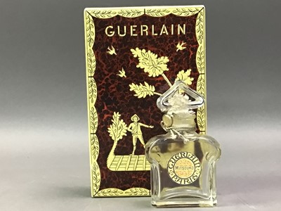 Lot 12 - GUERLAIN GLASS SCENT BOTTLE