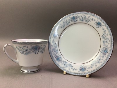 Lot 40 - NORITAKE PART TEA AND DINNER SERVICE