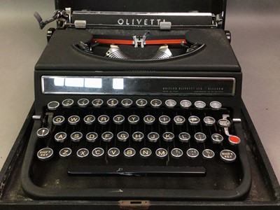 Lot 22 - OLIVETTI TYPEWRITER