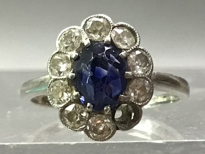 Lot 3 - EDWARDIAN SAPPHIRE AND DIAMOND CLUSTER RING