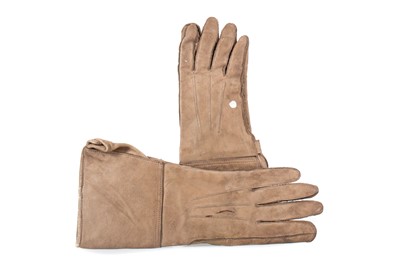 Lot 81 - PAIR OF LEATHER GLOVES