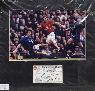 Lot 1508 - ROY KEANE OF MANCHESTER UNITED F.C., SIGNED DISPLAY