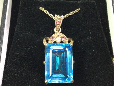 Lot 98 - NINE CARAT GOLD, TOPAZ AND DIAMOND PENDANT