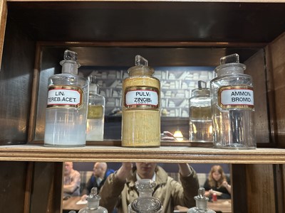 Lot 735 - COLLECTION OF APOTHECARY JARS