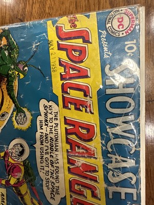 Lot 59 - DC COMICS, SHOWCASE PRESENTS (1958-60)