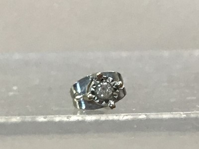 Lot 344 - SINGLE DIAMOND EARRING