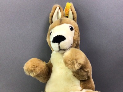 Lot 360 - STEIFF KANGAROO 062711