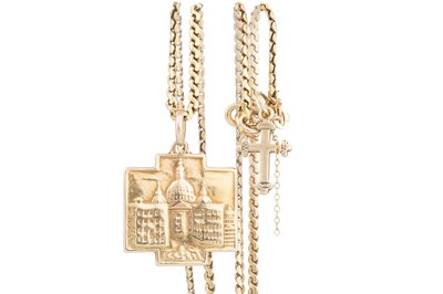 Lot 695 - GOLD PENDANT ON CHAIN