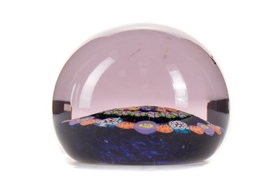 Lot 400 - ATTRIBUTED TO PAUL YSART (SPANISH/BRITISH, 1904-1992) FOR MONART, MILLEFIORI GLASS PAPERWEIGHT