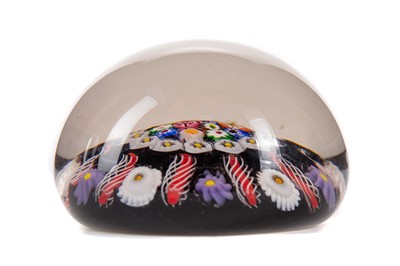 Lot 403 - ATTRIBUTED TO PAUL YSART (SPANISH/BRITISH, 1904-1992) FOR MONART, MILLEFIORI GLASS 'SPOKE' PAPERWEIGHT