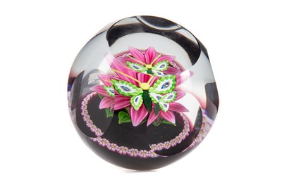 Lot 405 - WILLIAM MANSON (SCOTTISH), GLASS 'BUTTERFLY AND FLOWER' PAPERWEIGHT