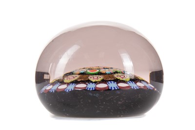 Lot 409 - ATTRIBUTED TO PAUL YSART (SPANISH/BRITISH, 1904-1992) FOR MONART, MILLEFIORI GLASS PAPERWEIGHT